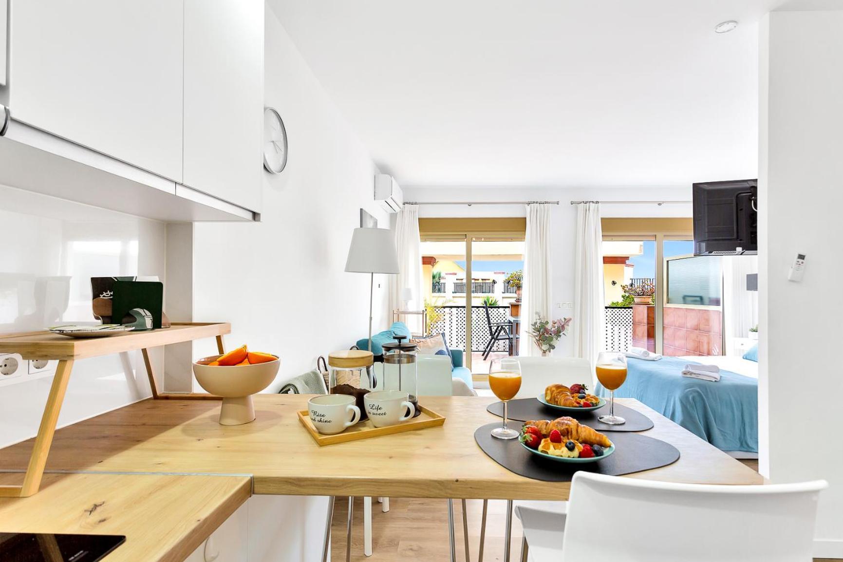 Modern Beach Apartment Romana Playa 723 In Marbella, Elviria Exterior photo